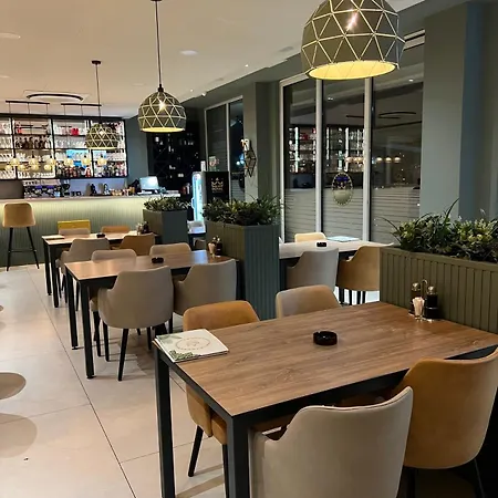 Royal Hotel Cacak